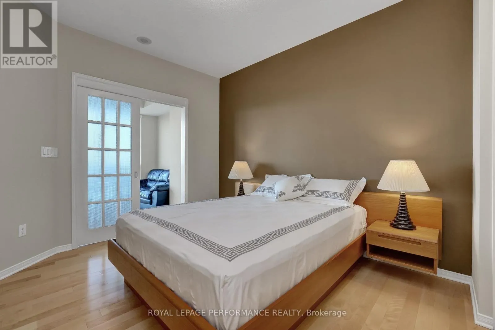 2603 - 38 METROPOLE PRIVATE