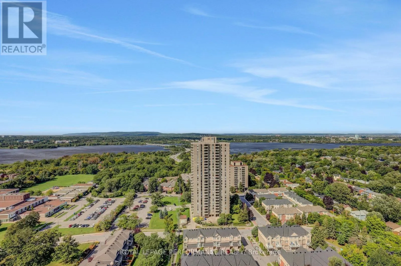 2603 - 38 METROPOLE PRIVATE
