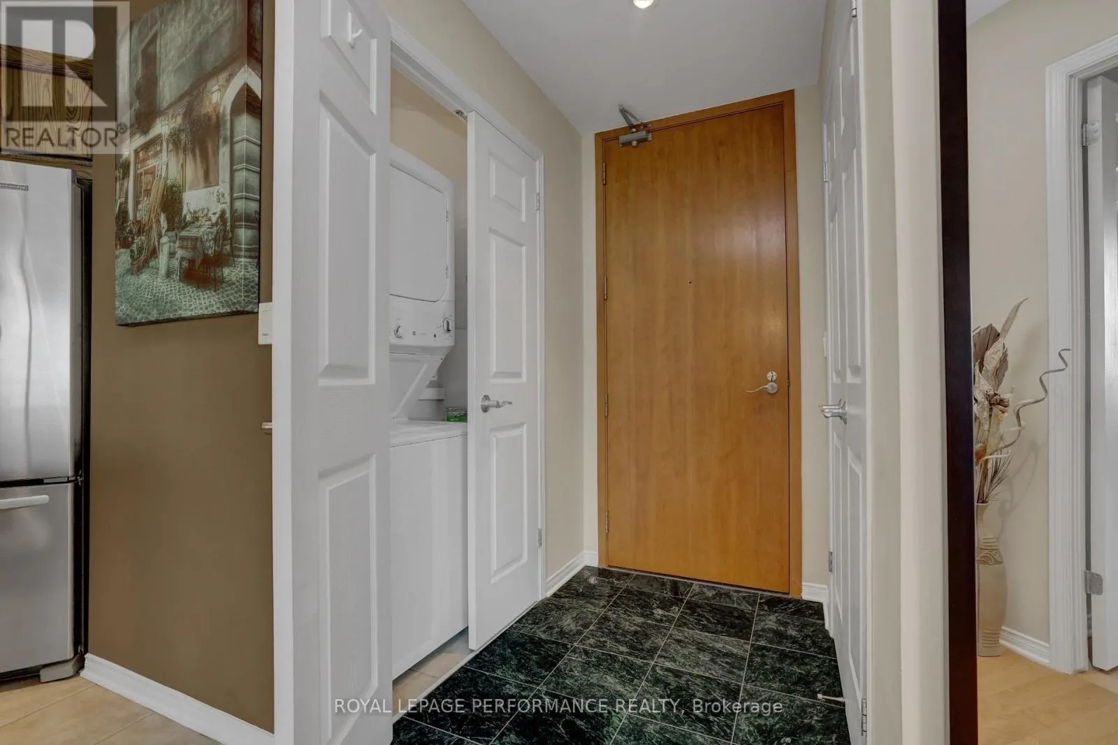 2603 - 38 METROPOLE PRIVATE