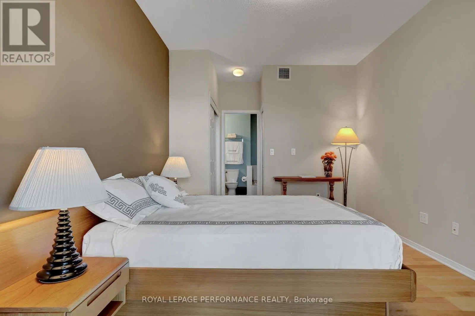 2603 - 38 METROPOLE PRIVATE