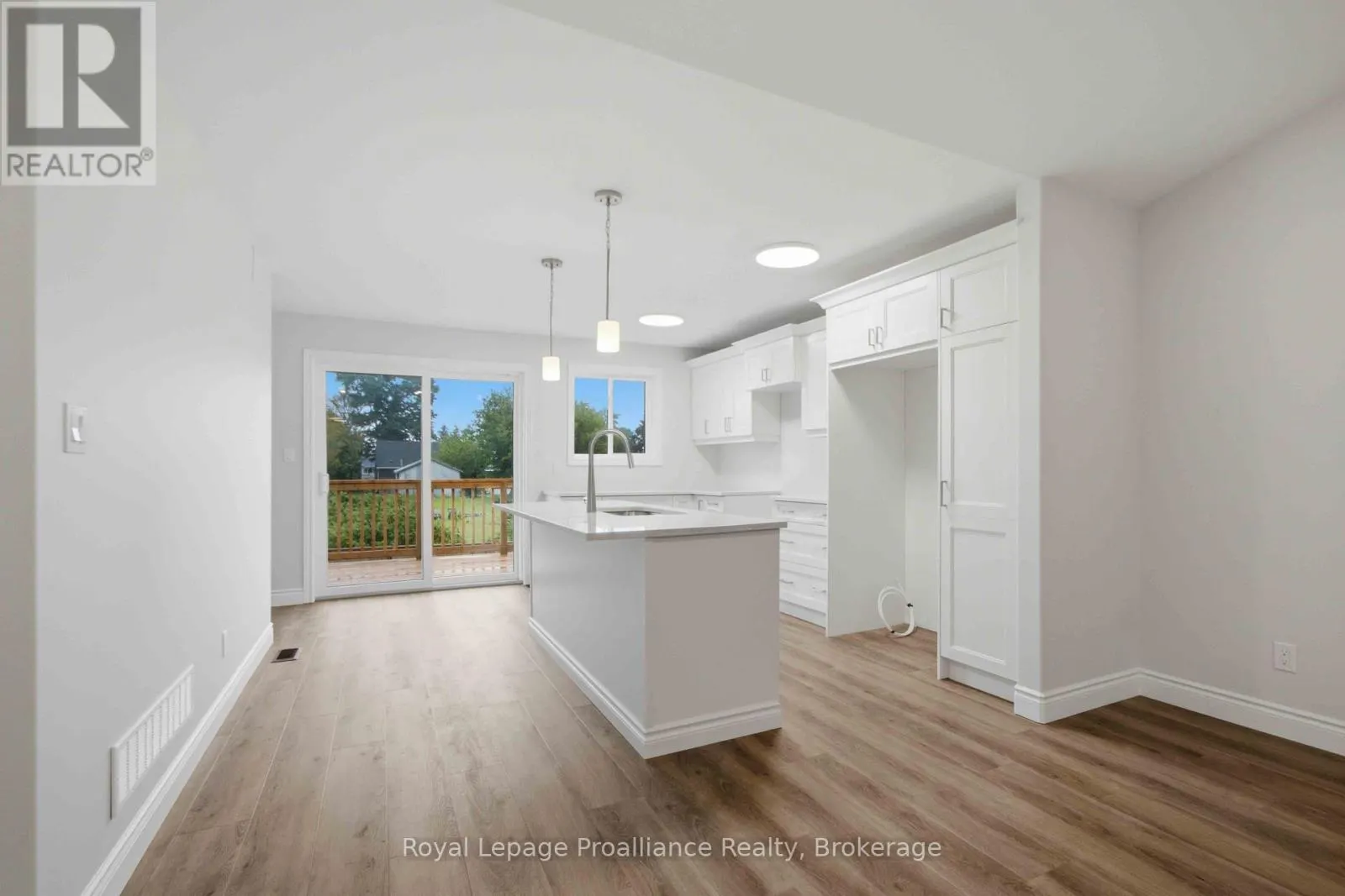 33 CLAYTON JOHN AVENUE