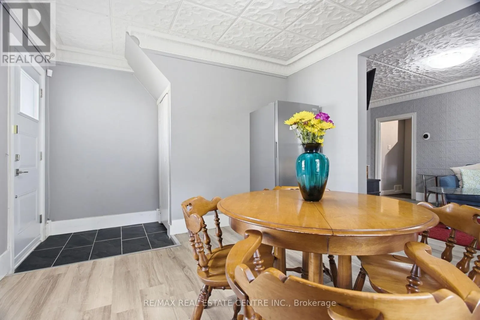 1108 QUEENSTON ROAD