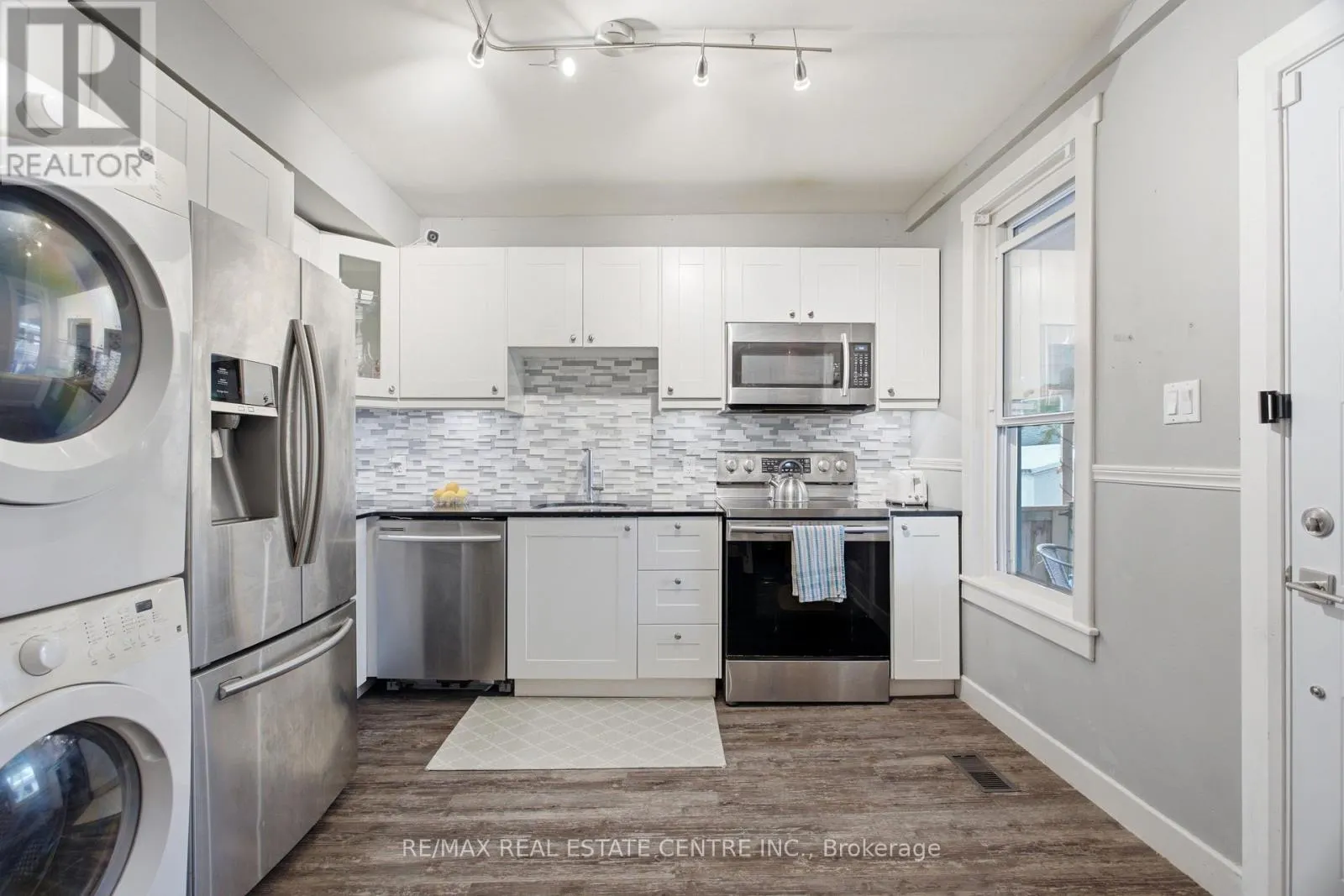 1108 QUEENSTON ROAD
