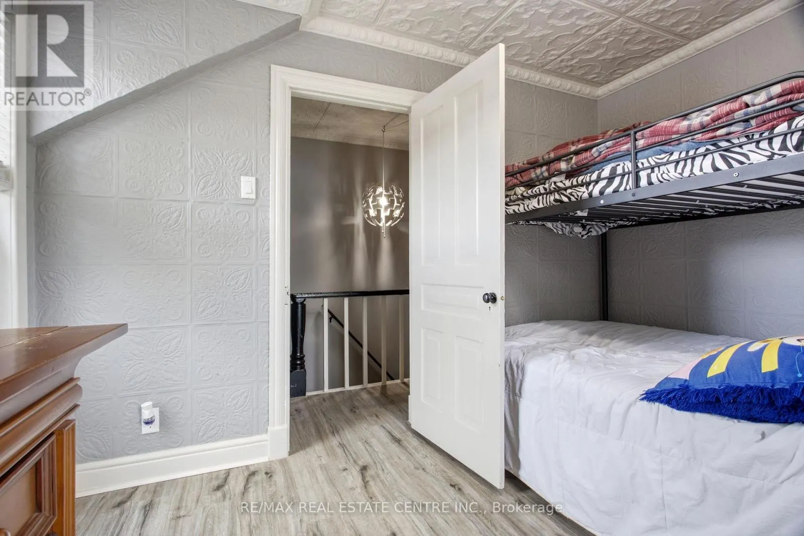 1108 QUEENSTON ROAD