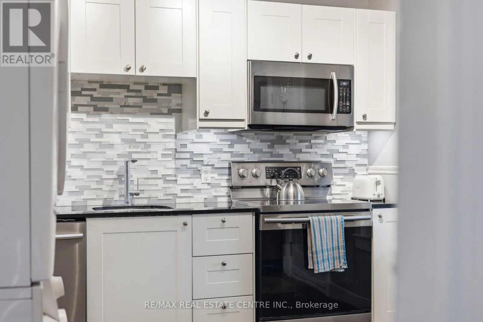 1108 QUEENSTON ROAD