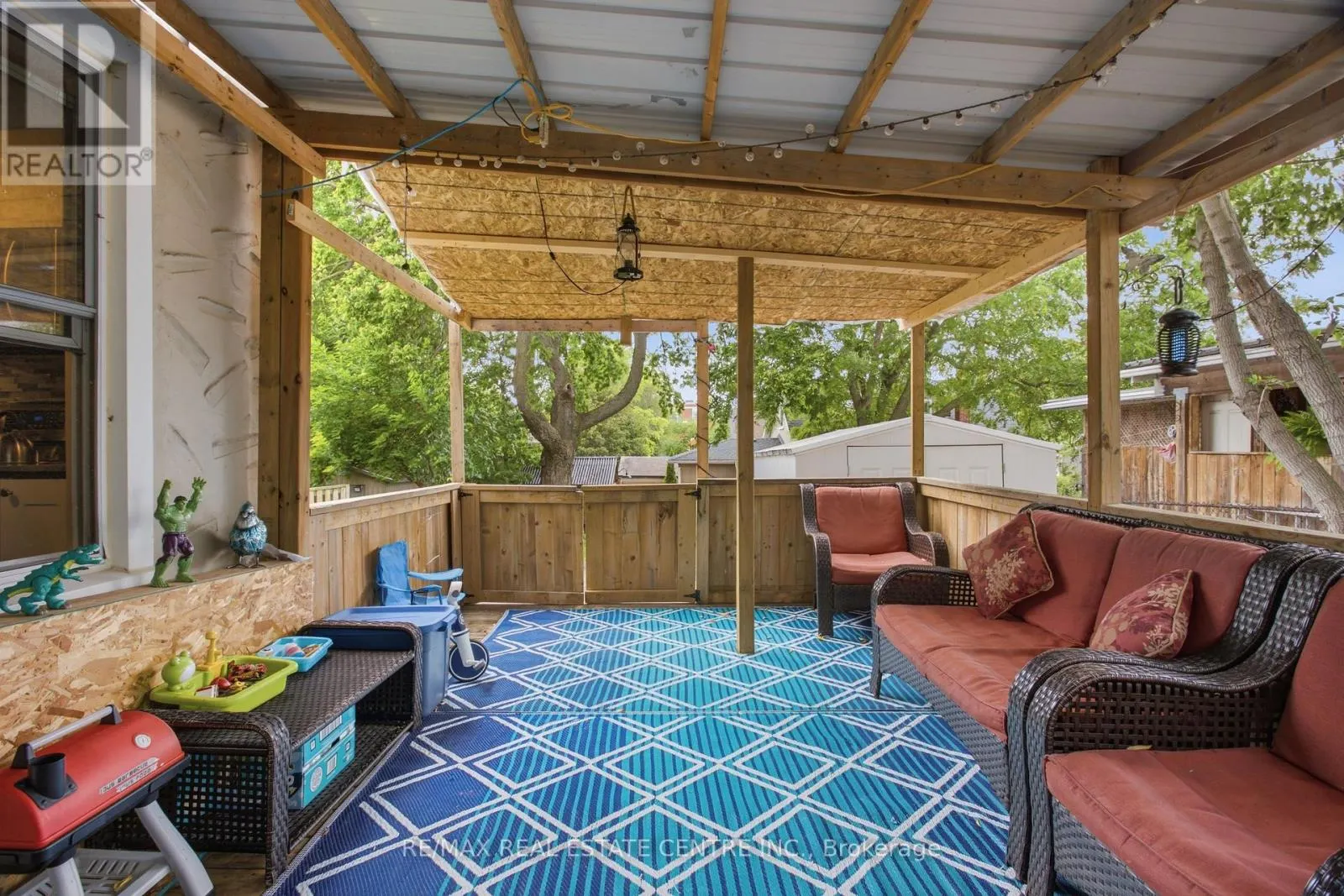 1108 QUEENSTON ROAD