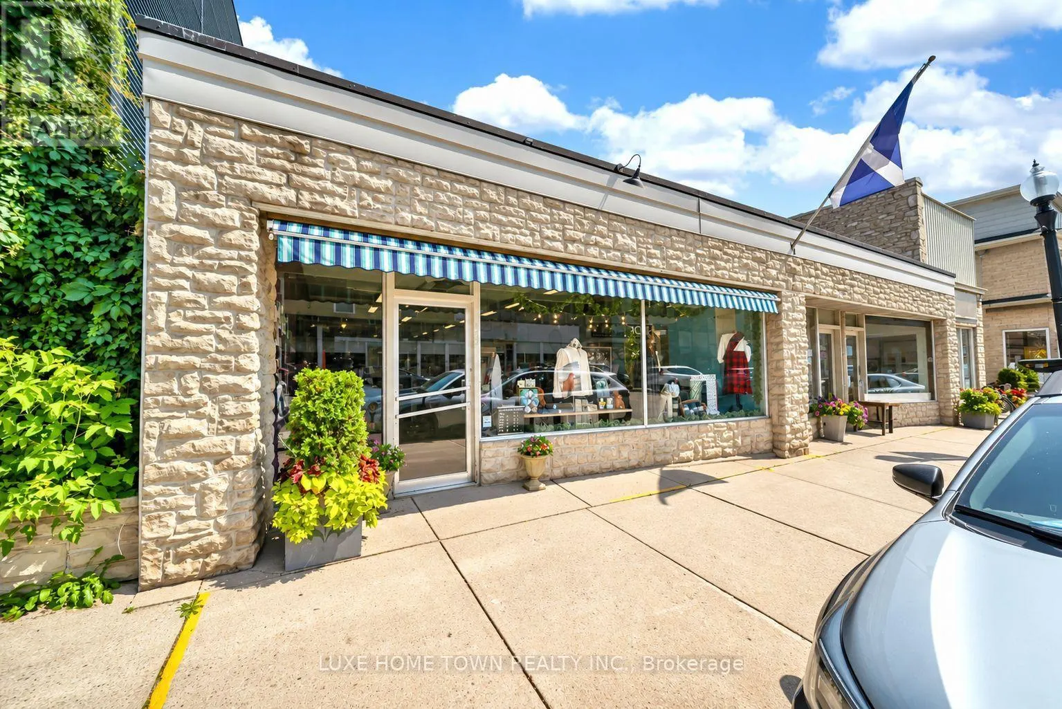 152 ST ANDREW STREET W