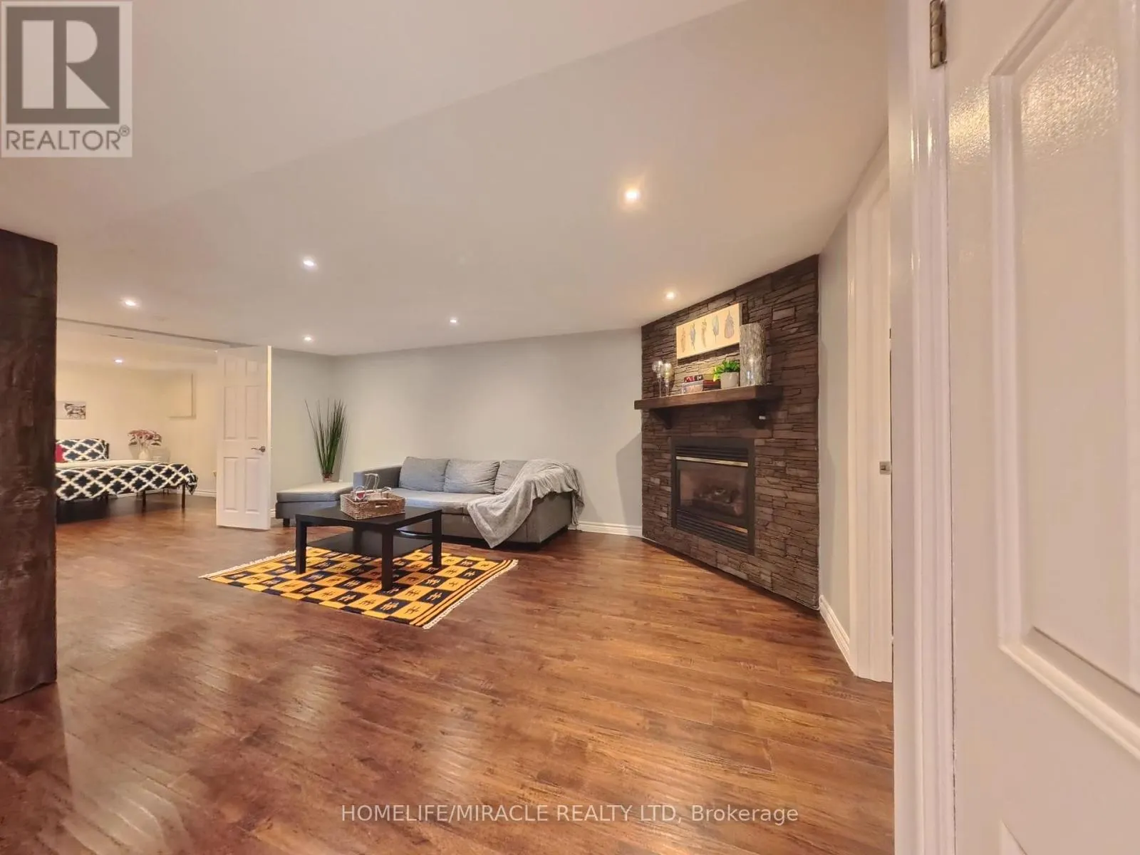 380 GRANGEWOOD DRIVE