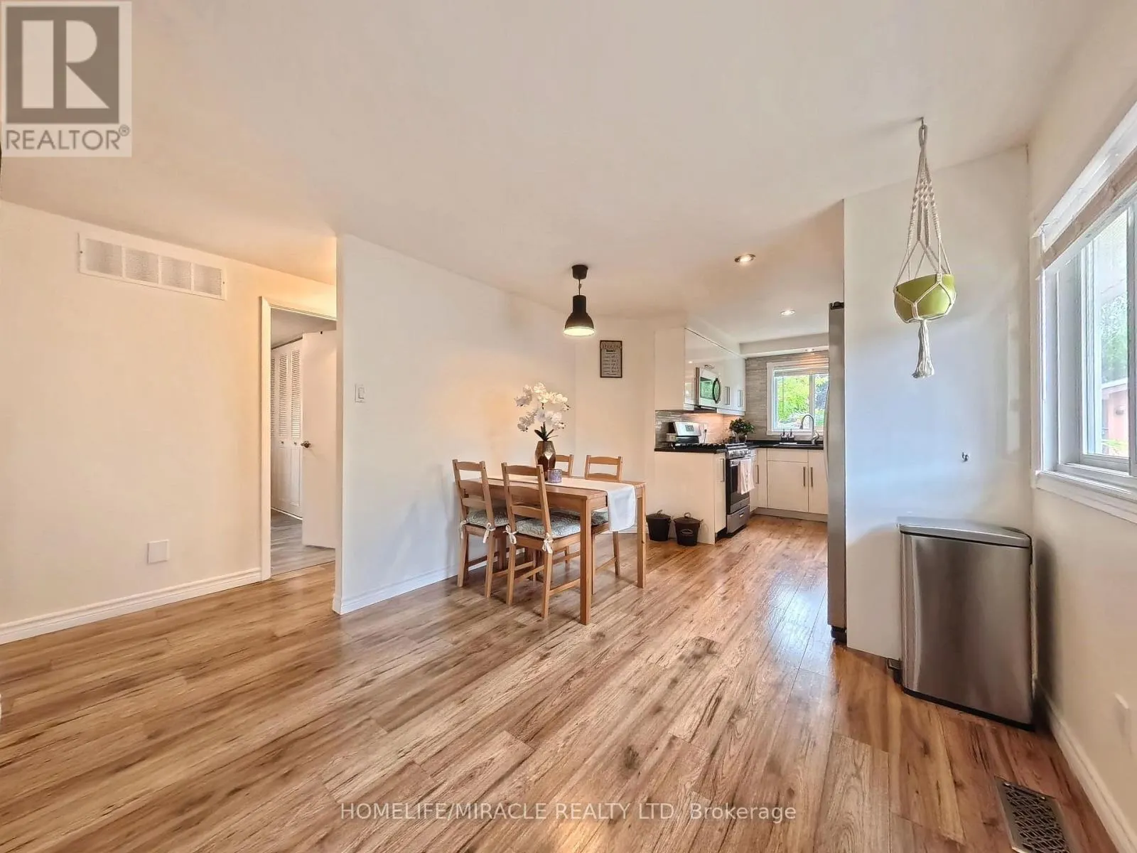 380 GRANGEWOOD DRIVE