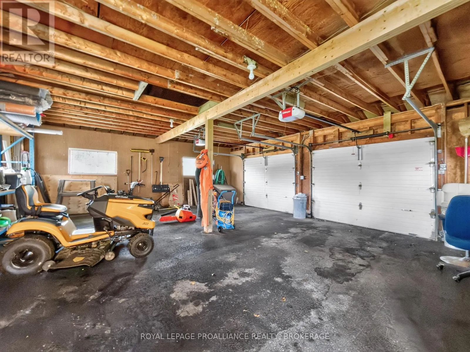 38 WILLOWBANK ROAD W