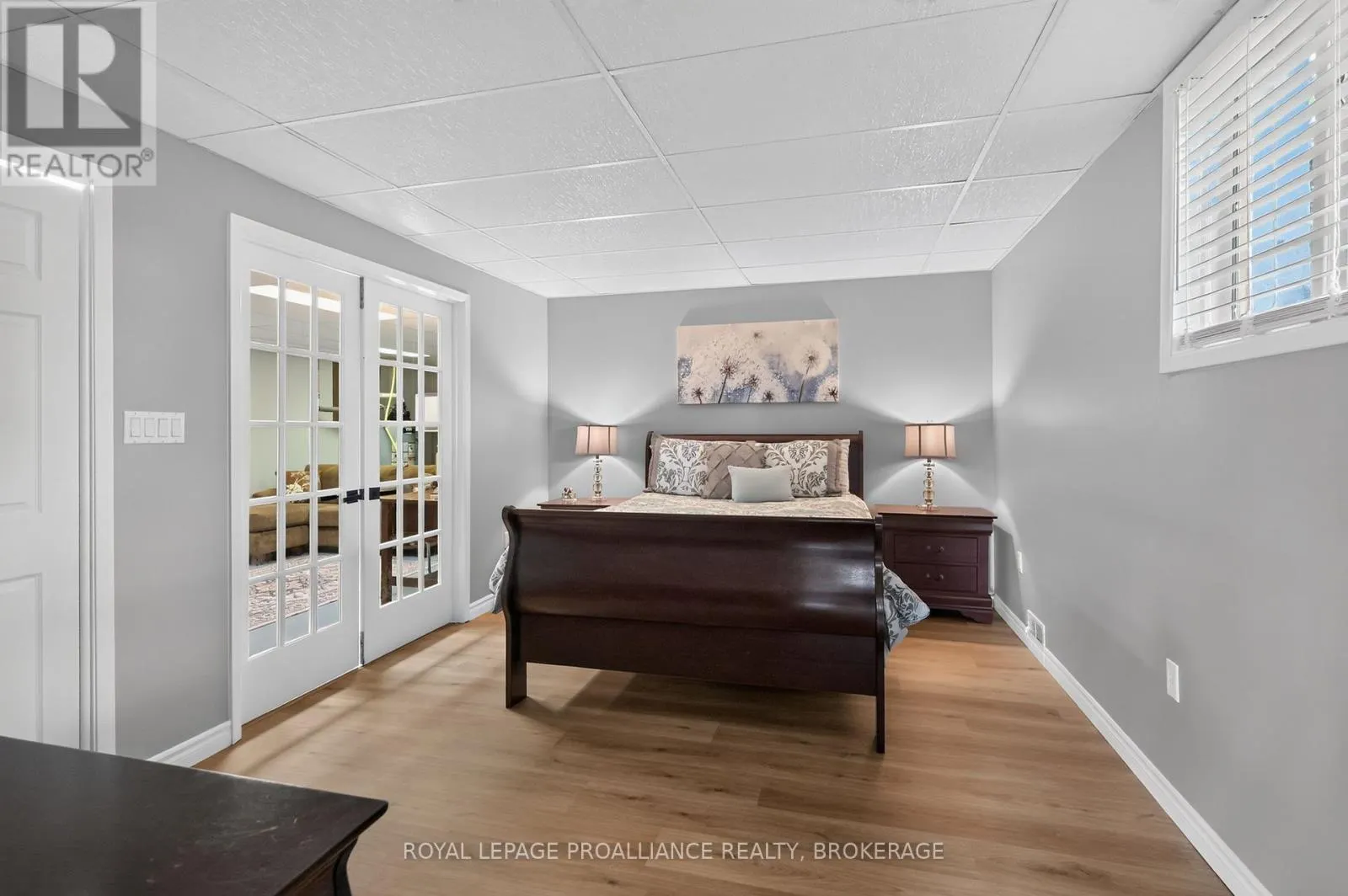 38 WILLOWBANK ROAD W