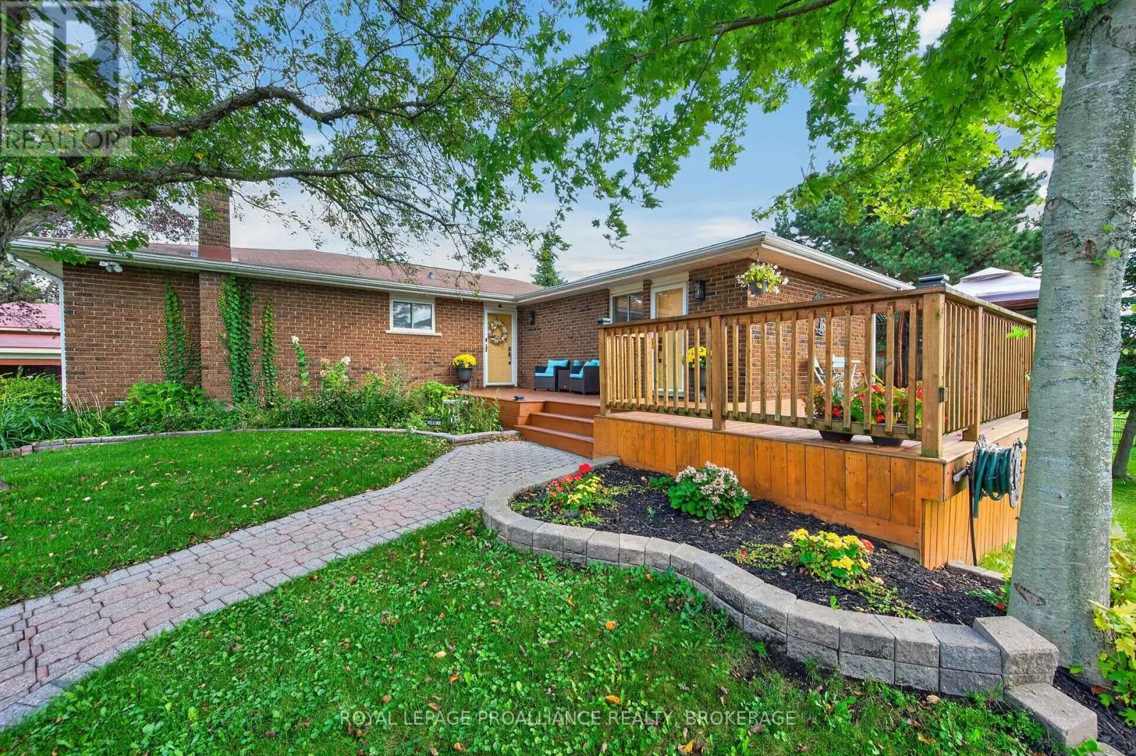 38 WILLOWBANK ROAD W