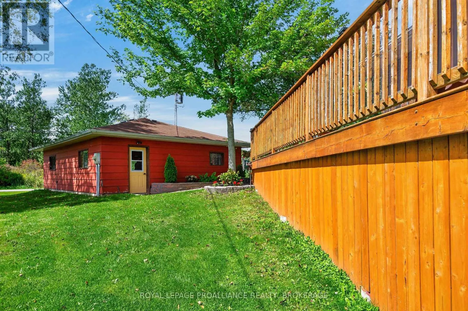 38 WILLOWBANK ROAD W