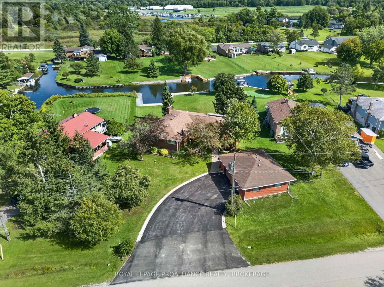 38 WILLOWBANK ROAD W