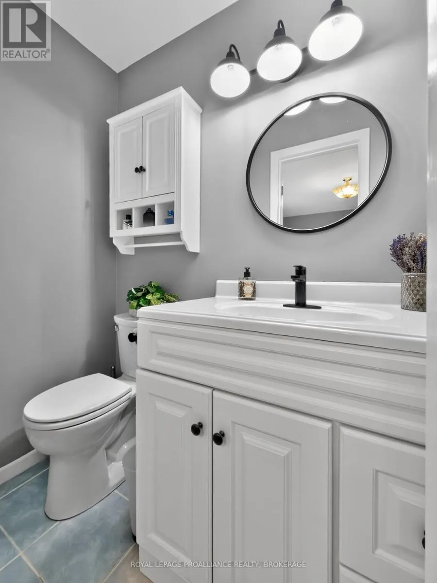 38 WILLOWBANK ROAD W