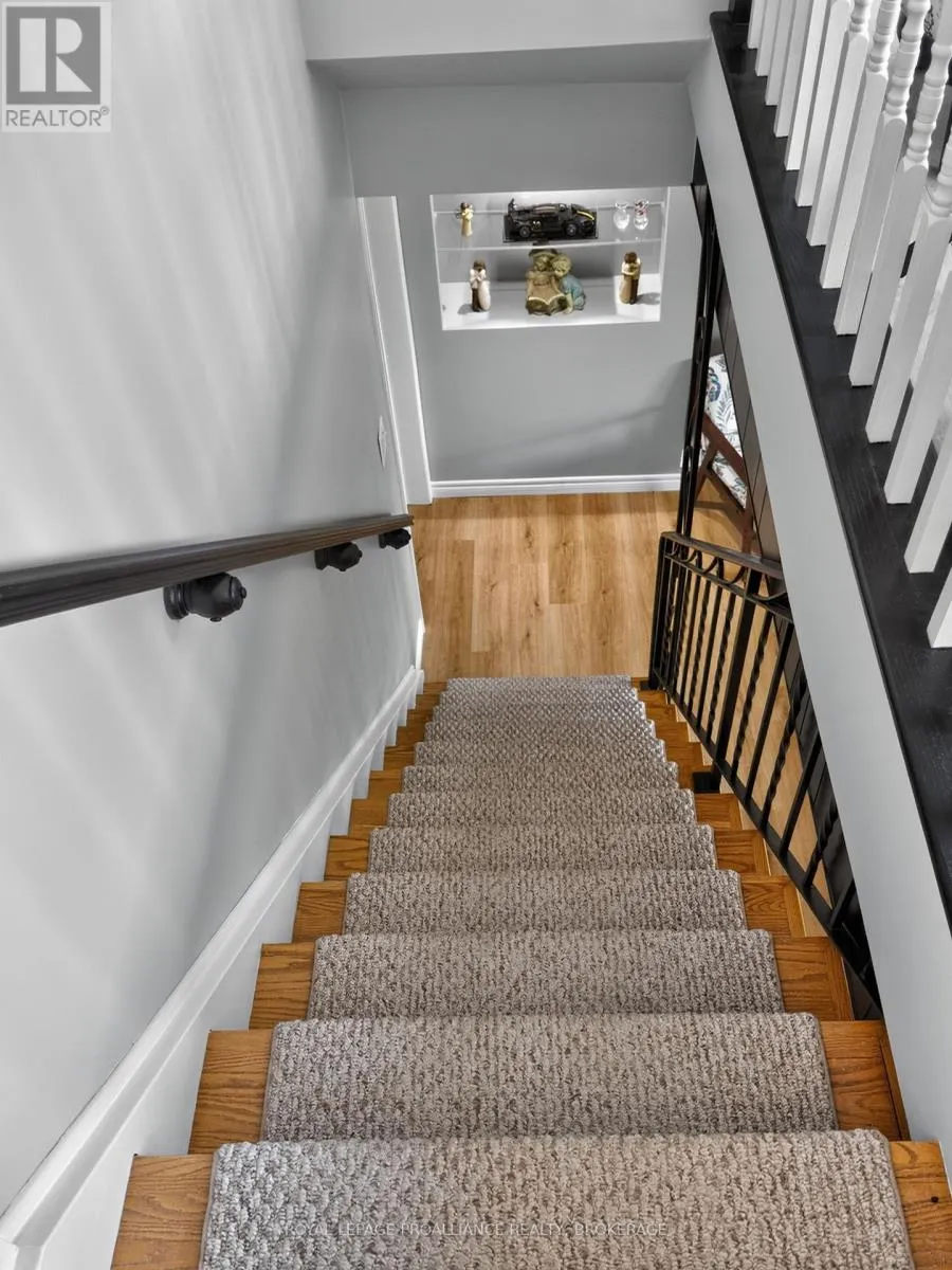 38 WILLOWBANK ROAD W