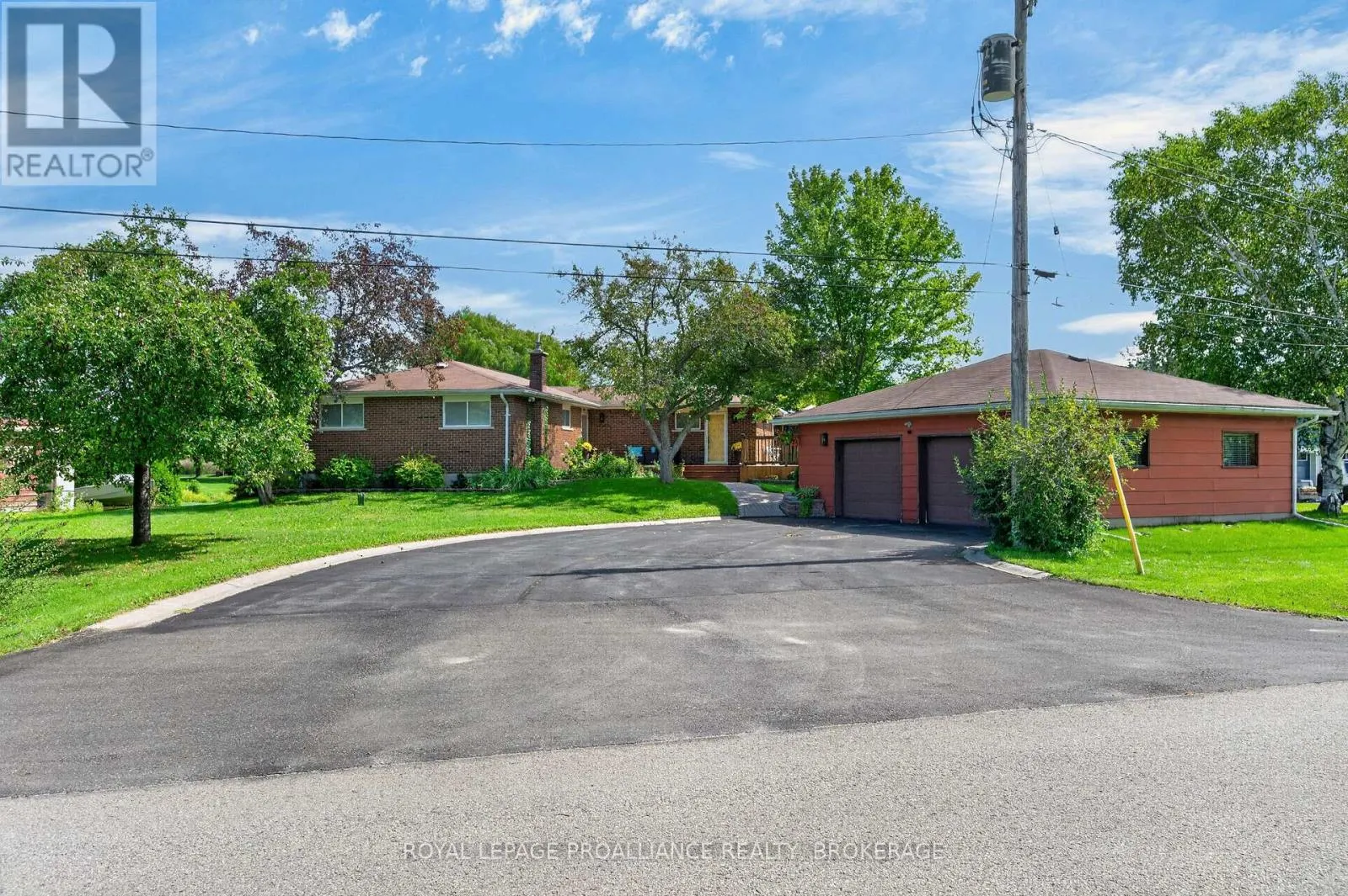38 WILLOWBANK ROAD W