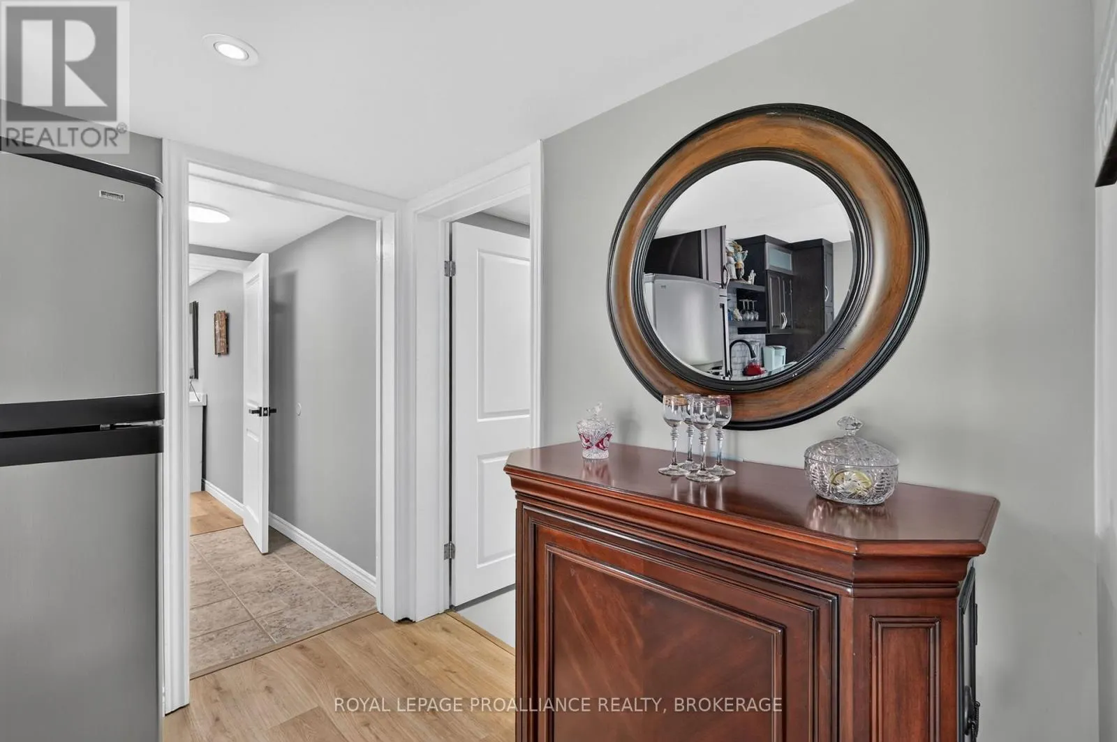 38 WILLOWBANK ROAD W