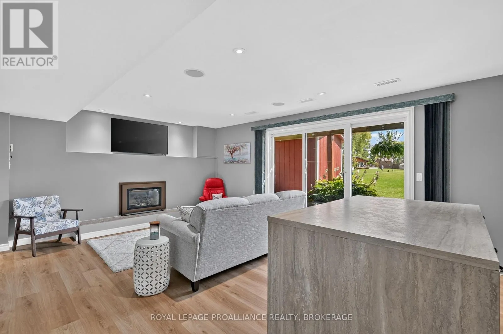38 WILLOWBANK ROAD W