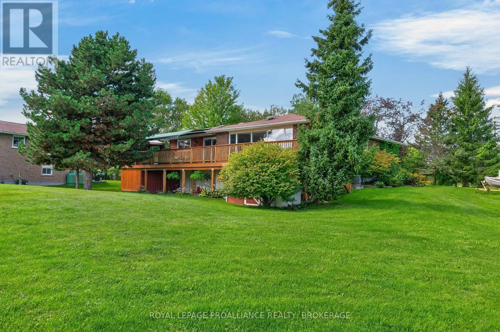 38 WILLOWBANK ROAD W
