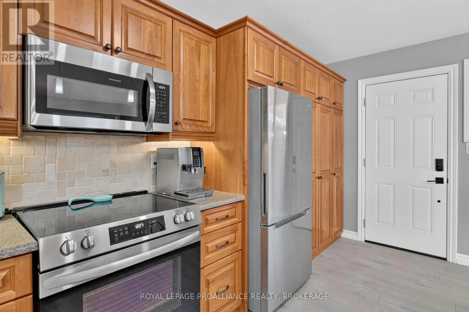 38 WILLOWBANK ROAD W