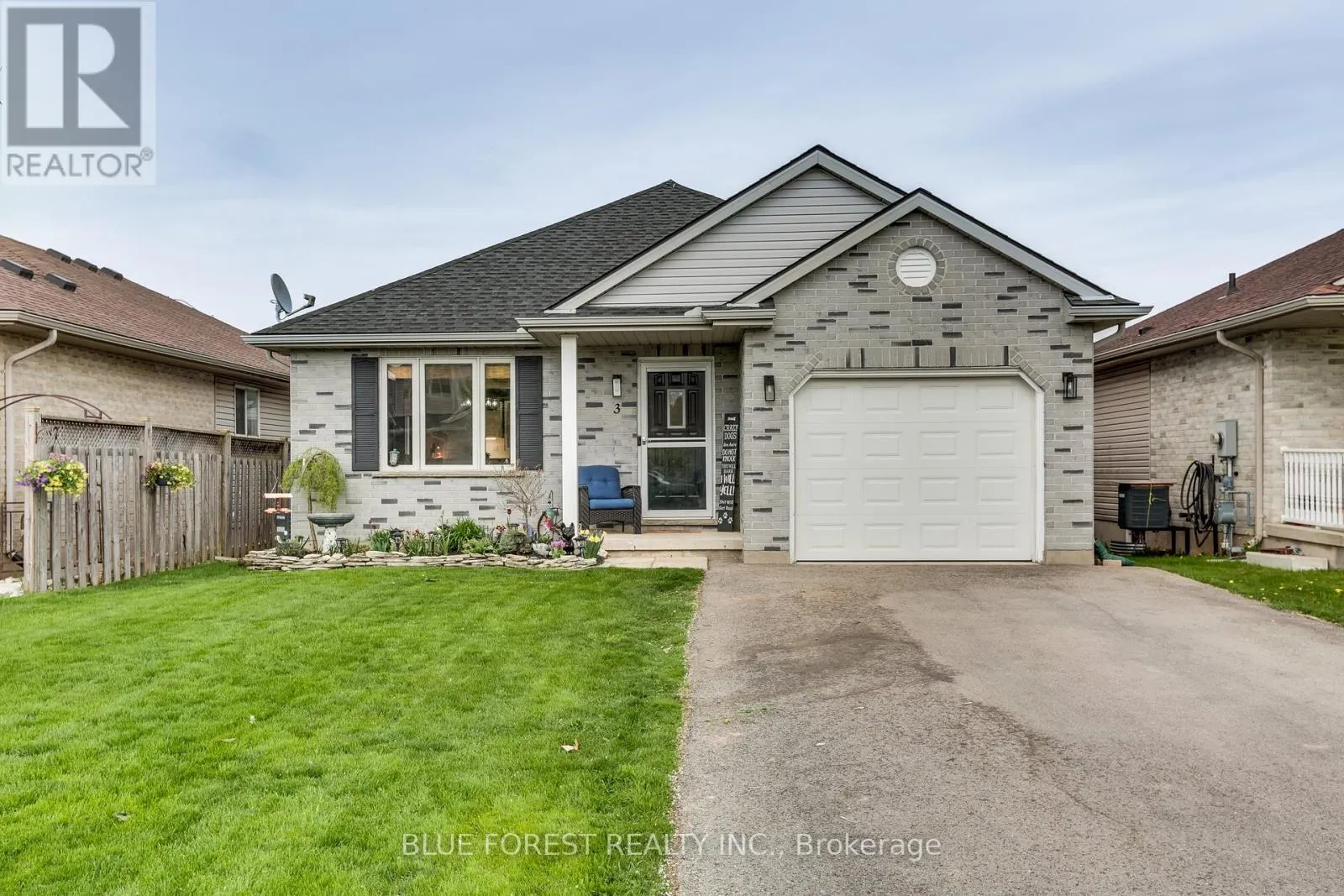 3 MEADOWVALE DRIVE