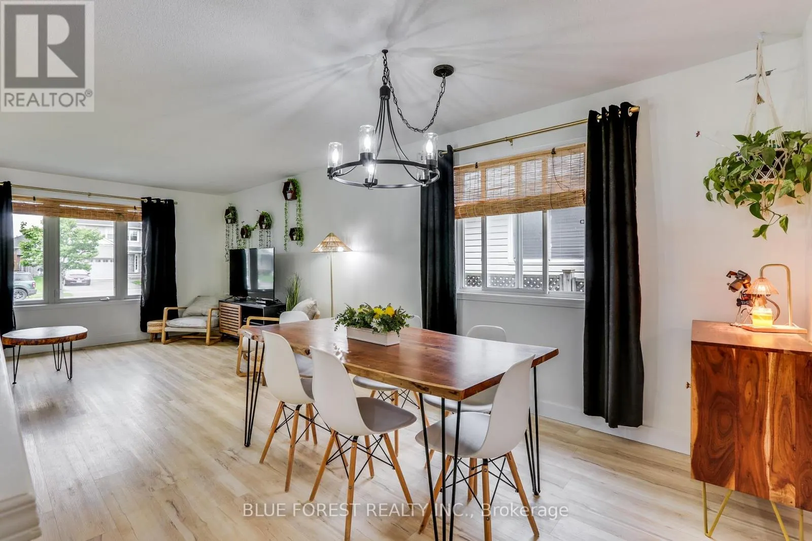 3 MEADOWVALE DRIVE
