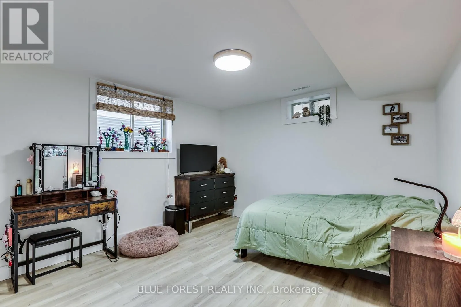 3 MEADOWVALE DRIVE