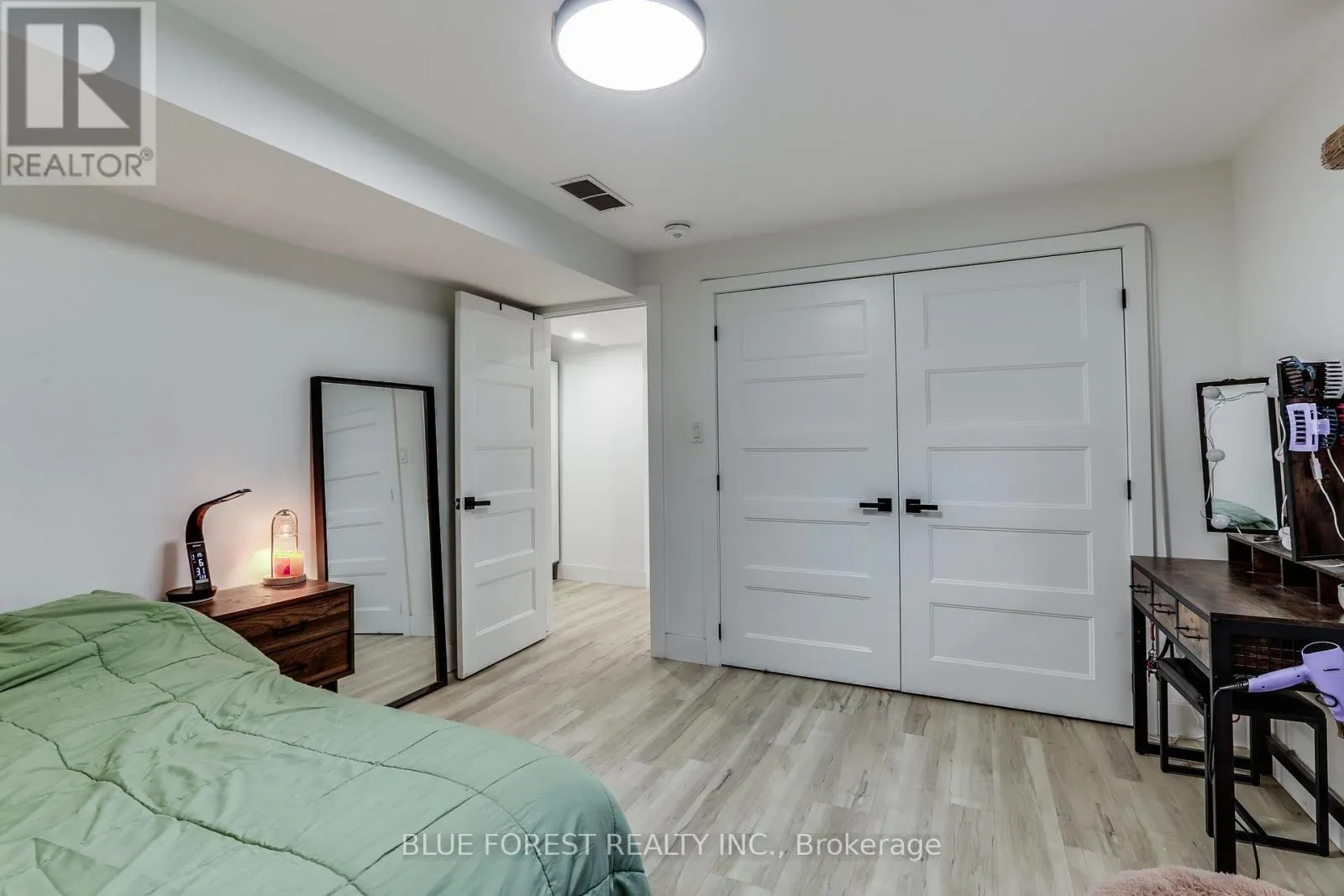 3 MEADOWVALE DRIVE