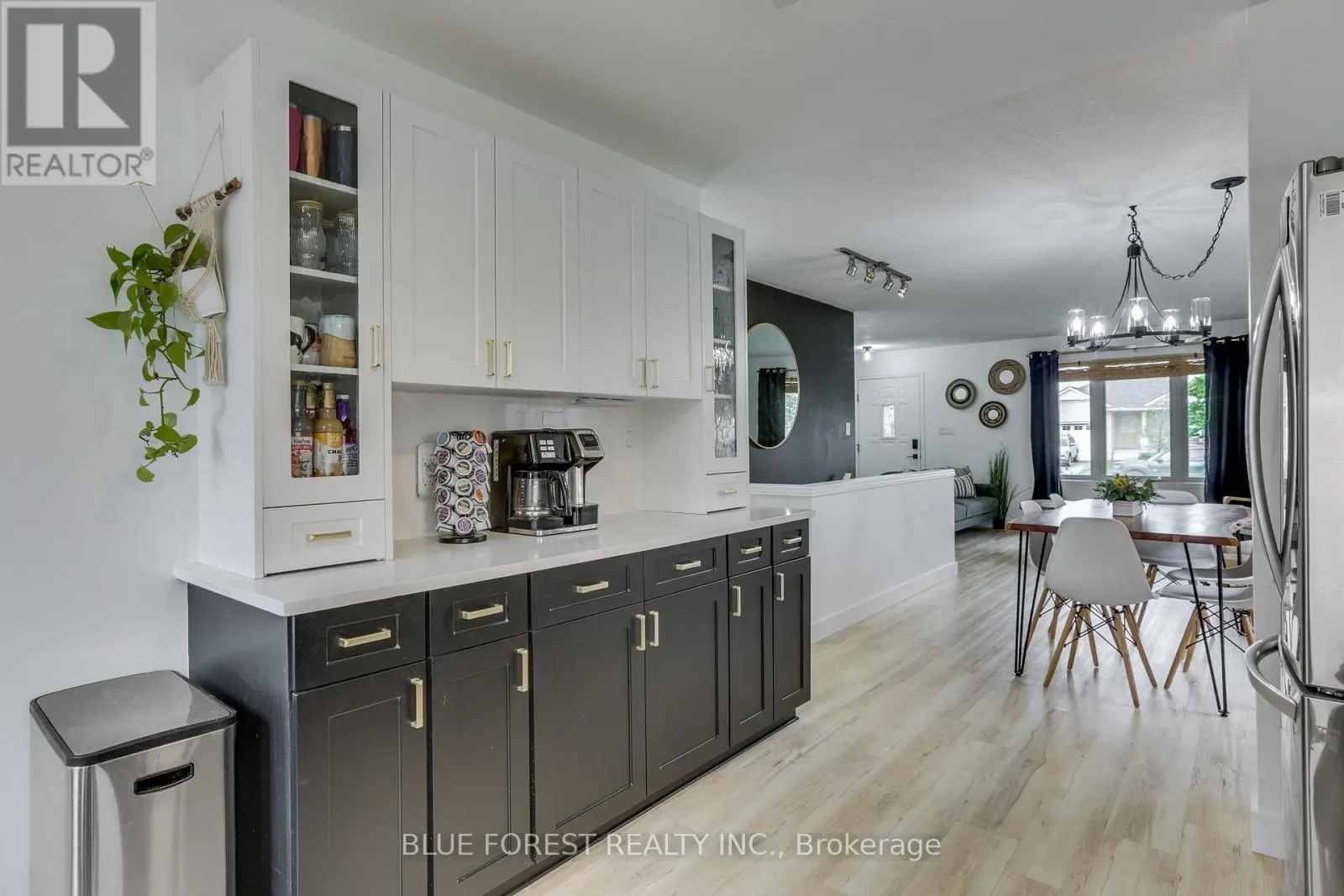 3 MEADOWVALE DRIVE