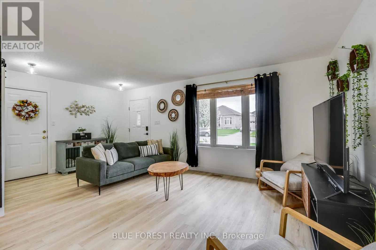 3 MEADOWVALE DRIVE