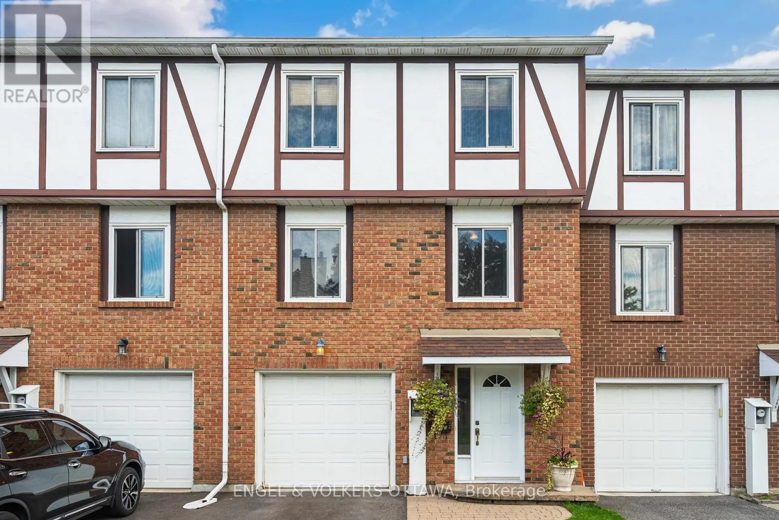 34 - 1793 AXMINSTER COURT