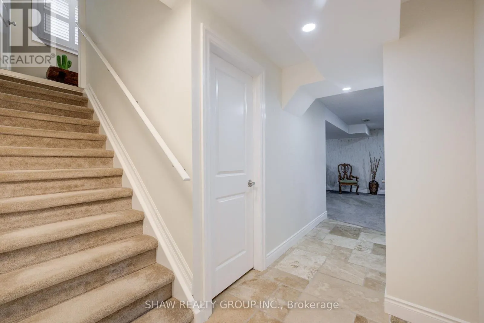 300 WATERVALE CRESCENT