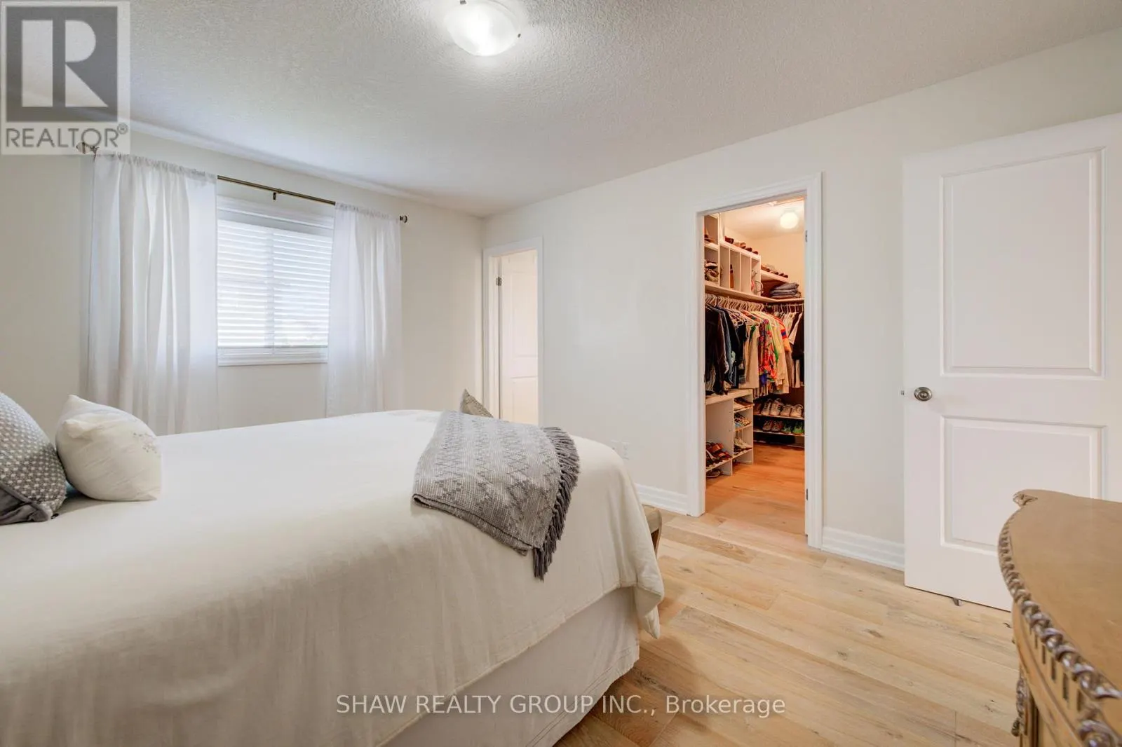 300 WATERVALE CRESCENT