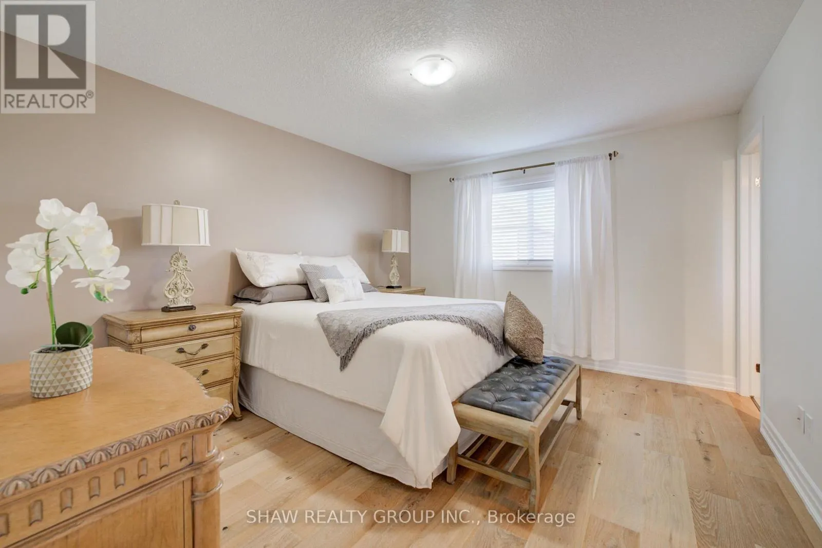 300 WATERVALE CRESCENT
