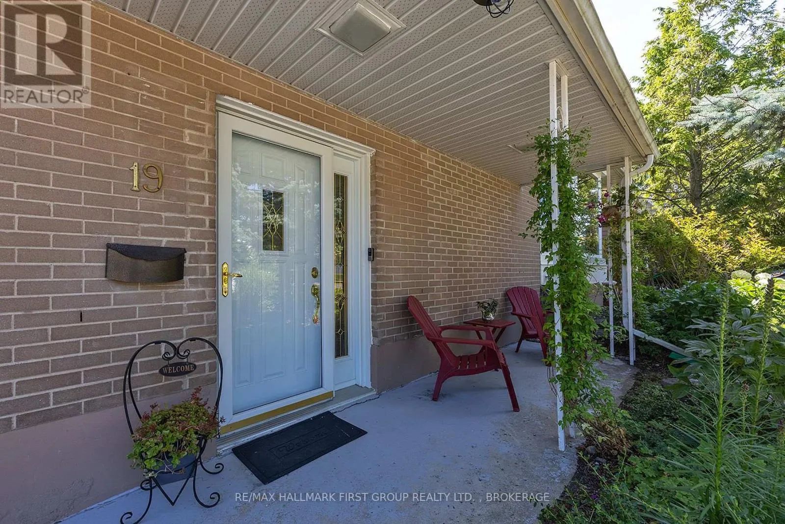 19 DEDRICK DRIVE