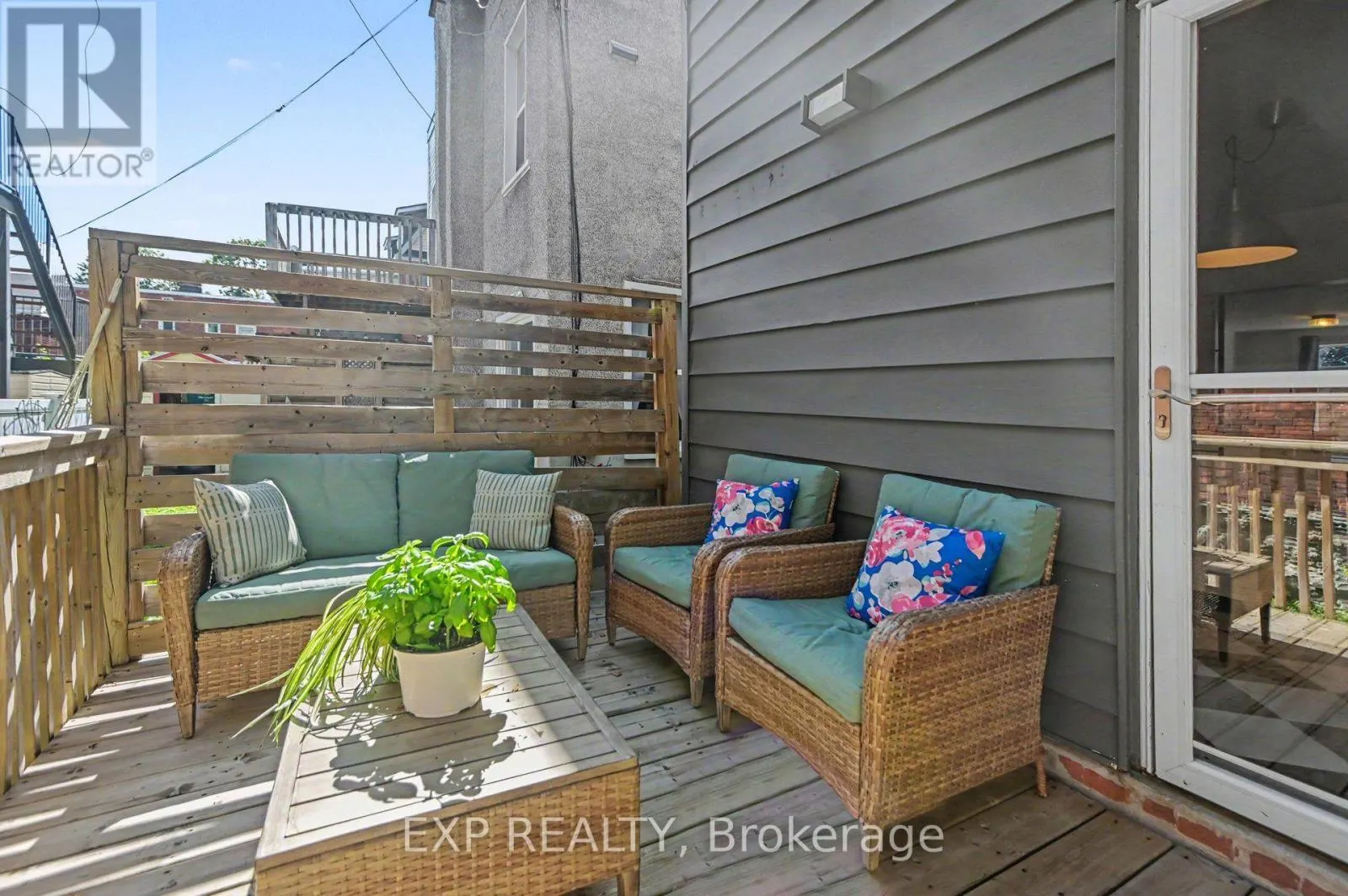 541 BAY STREET