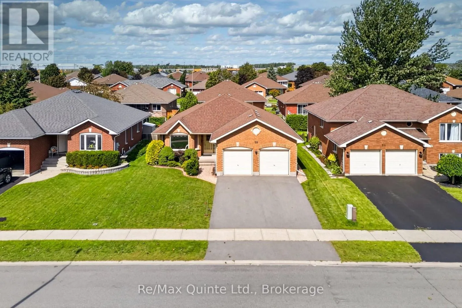 26 OAK RIDGE BOULEVARD