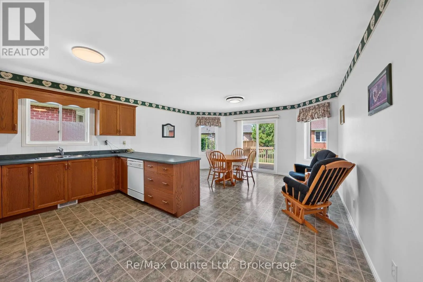 26 OAK RIDGE BOULEVARD