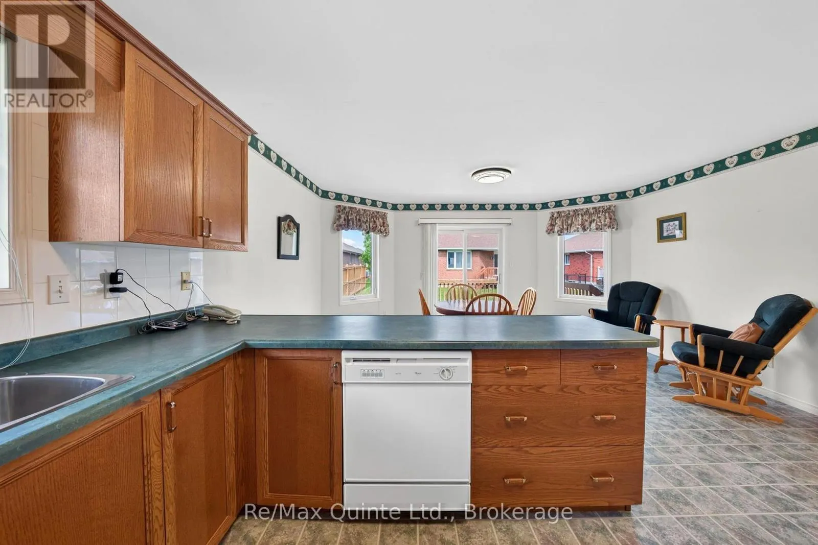 26 OAK RIDGE BOULEVARD