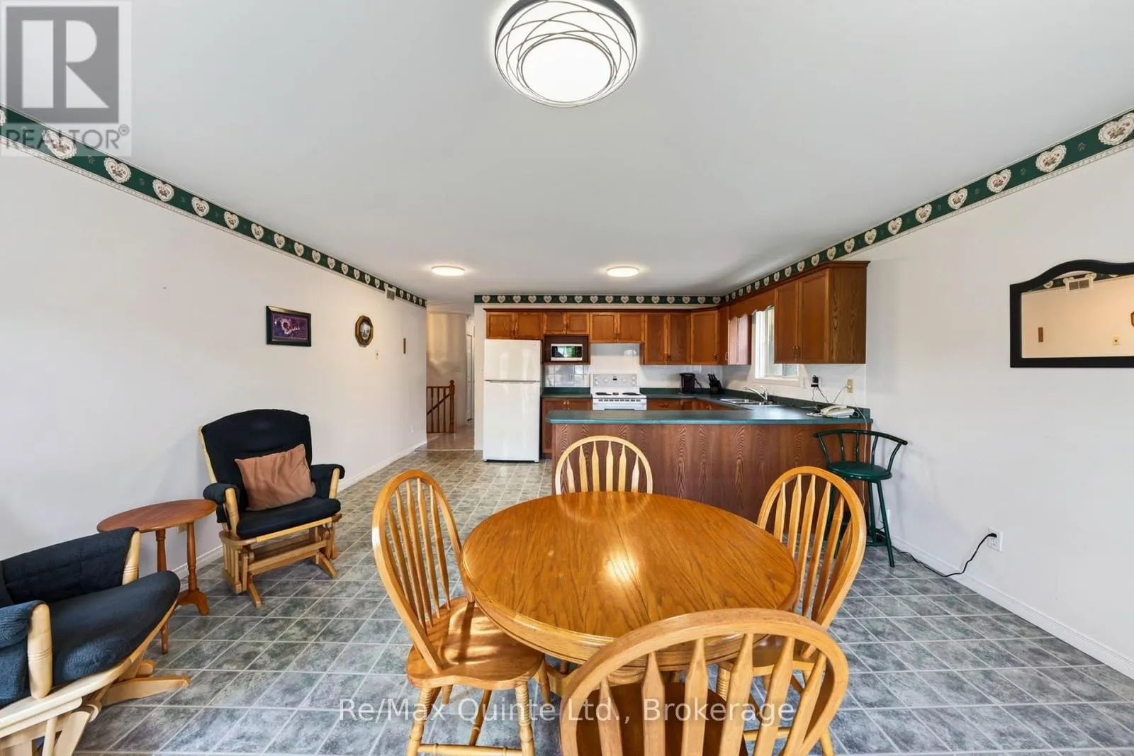 26 OAK RIDGE BOULEVARD