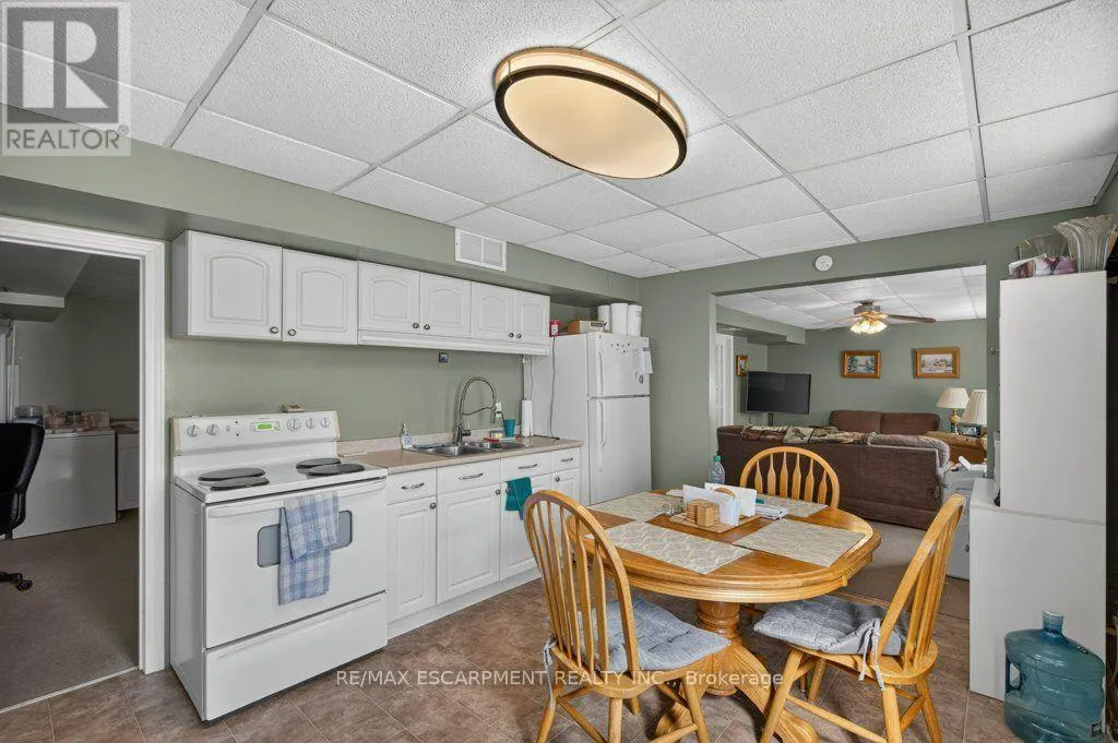 4 ERIE AVENUE S
