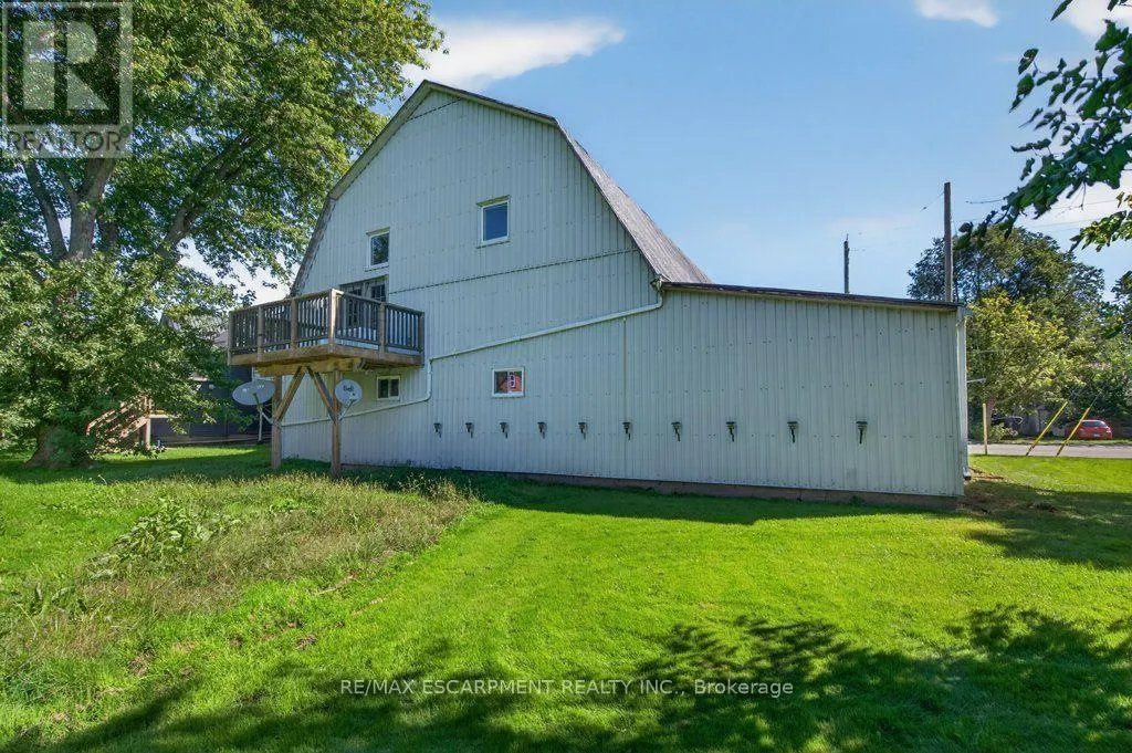 4 ERIE AVENUE S