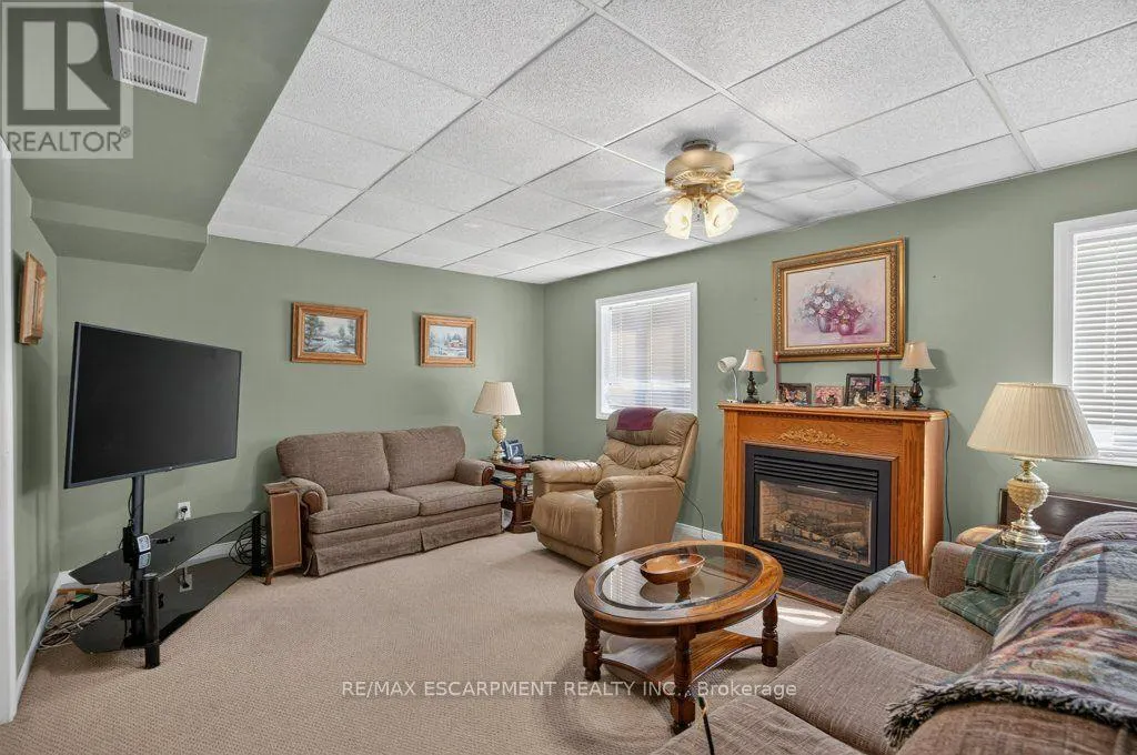 4 ERIE AVENUE S