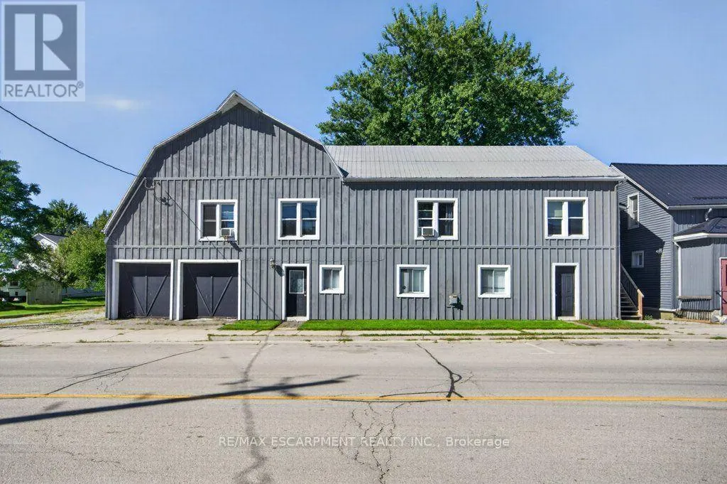 4 ERIE AVENUE S