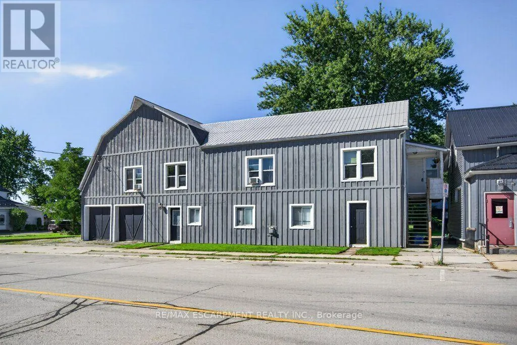 4 ERIE AVENUE S