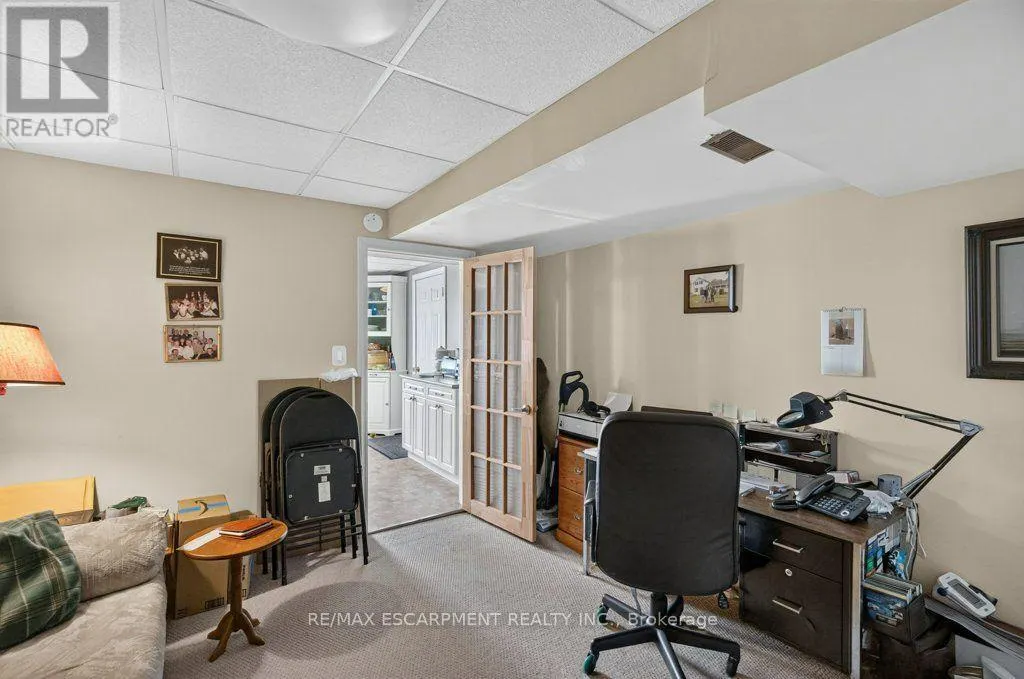 4 ERIE AVENUE S