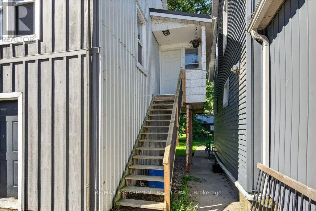 4 ERIE AVENUE S
