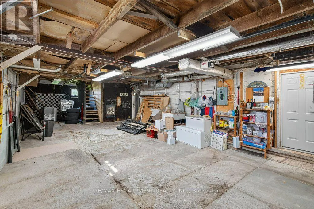 4 ERIE AVENUE S