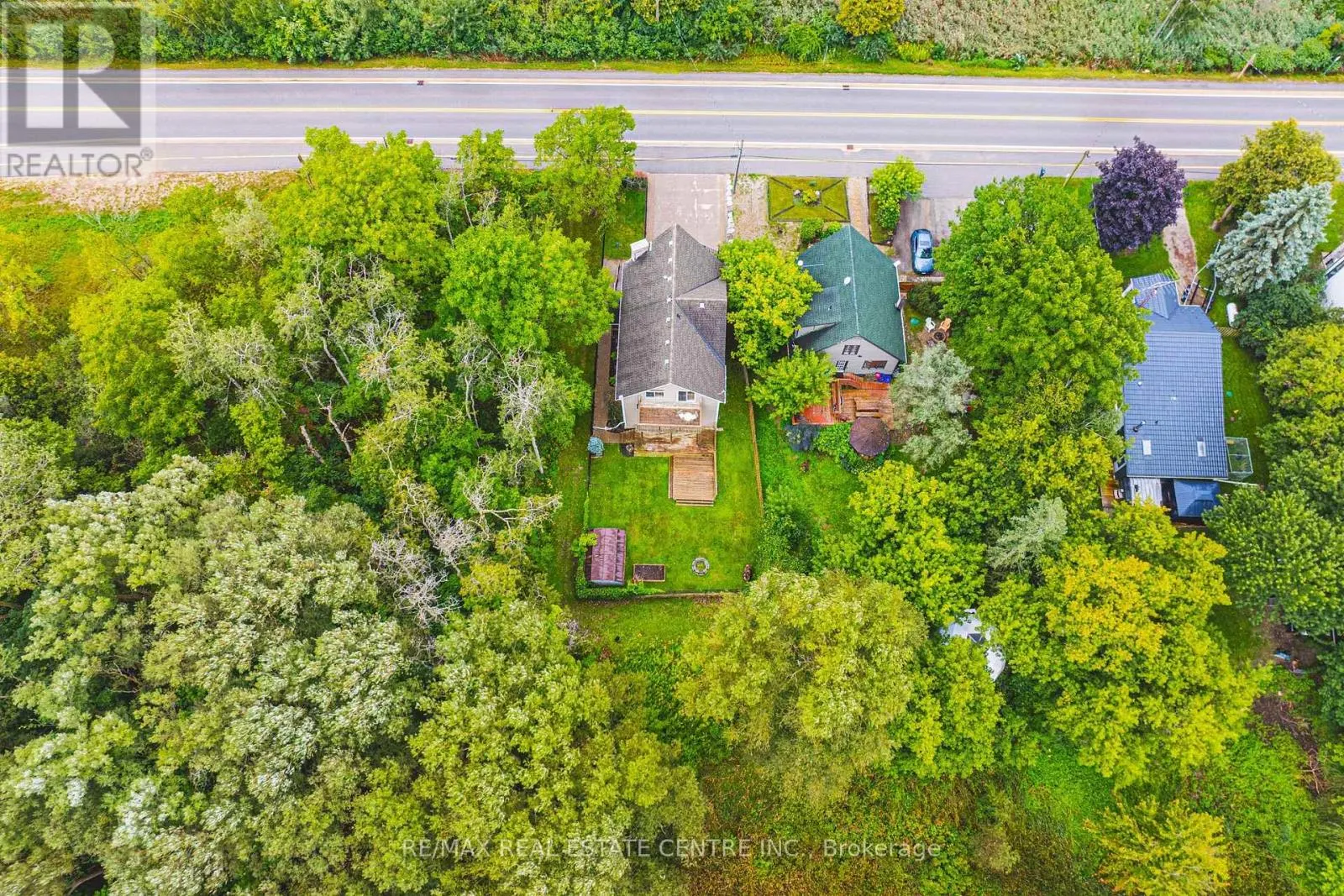 8 LAKE ROAD